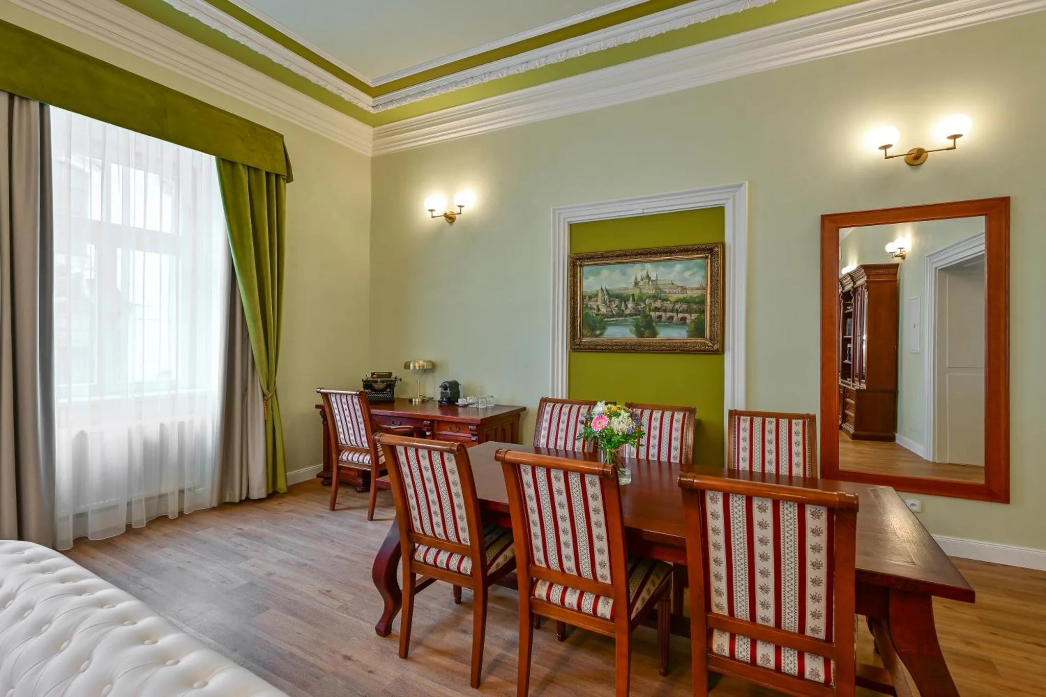 Comfort Rooms & Suites gallery image 2