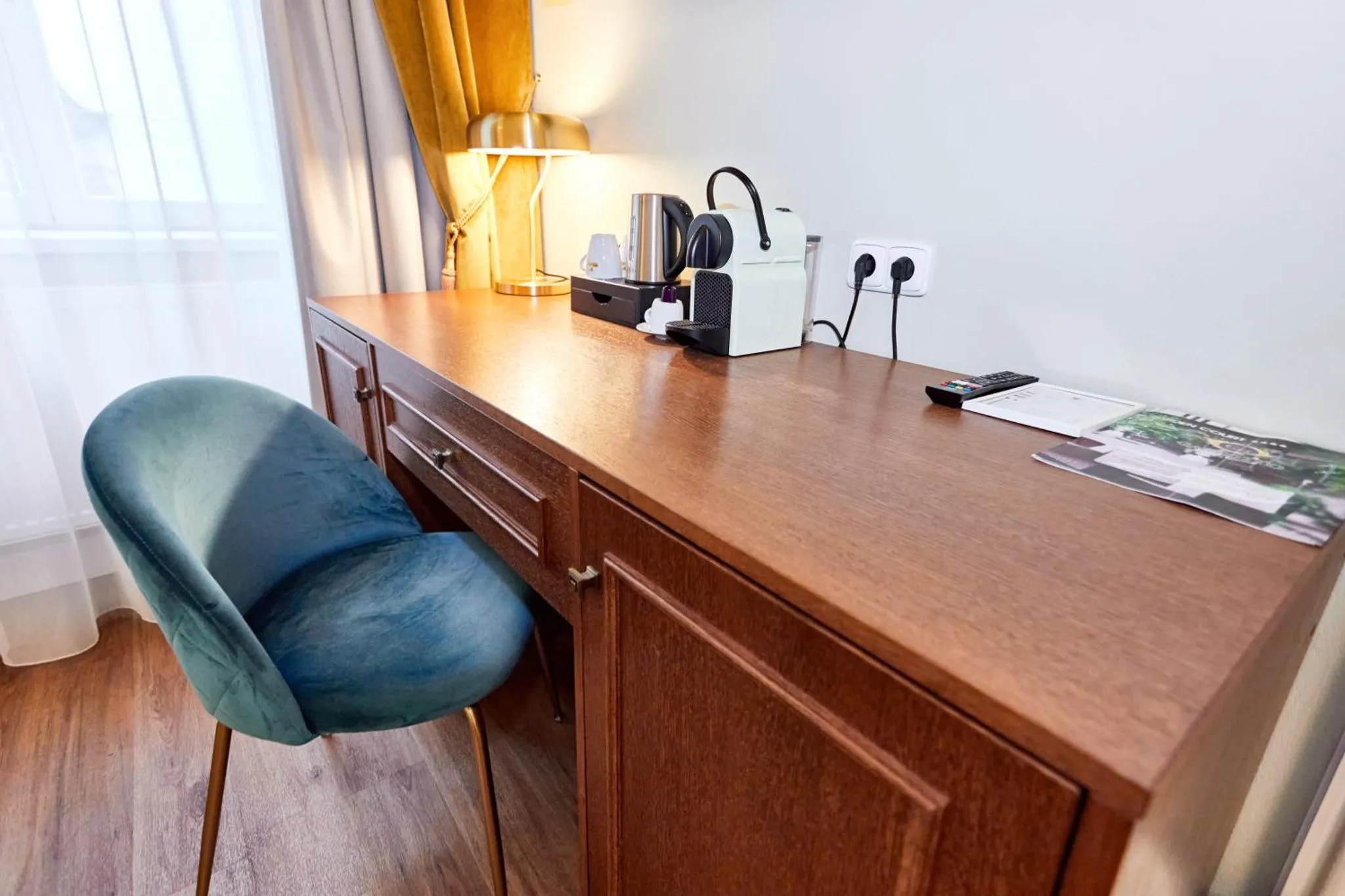 Náhled galerie Apartmá Superior s výhledem do ulice 5